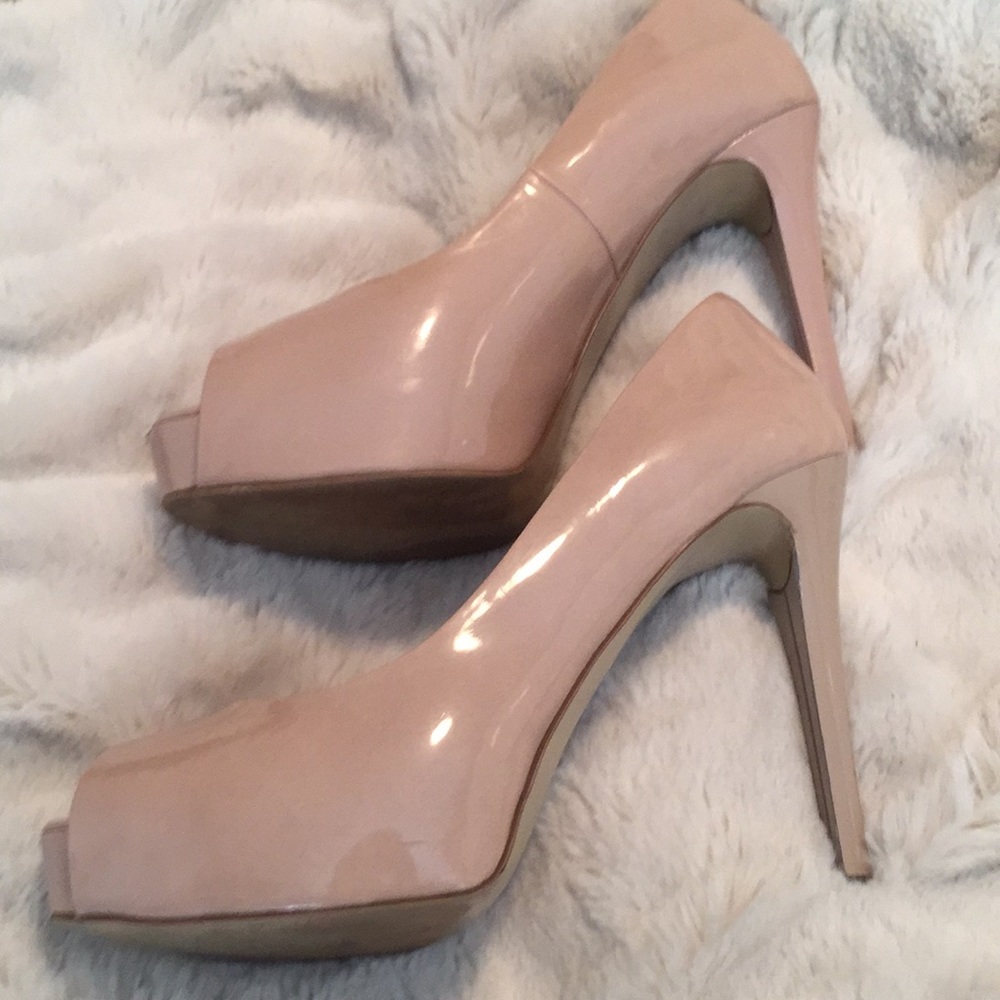 Guess Nude Patent Leather Platform Peep Toe Heels Gem